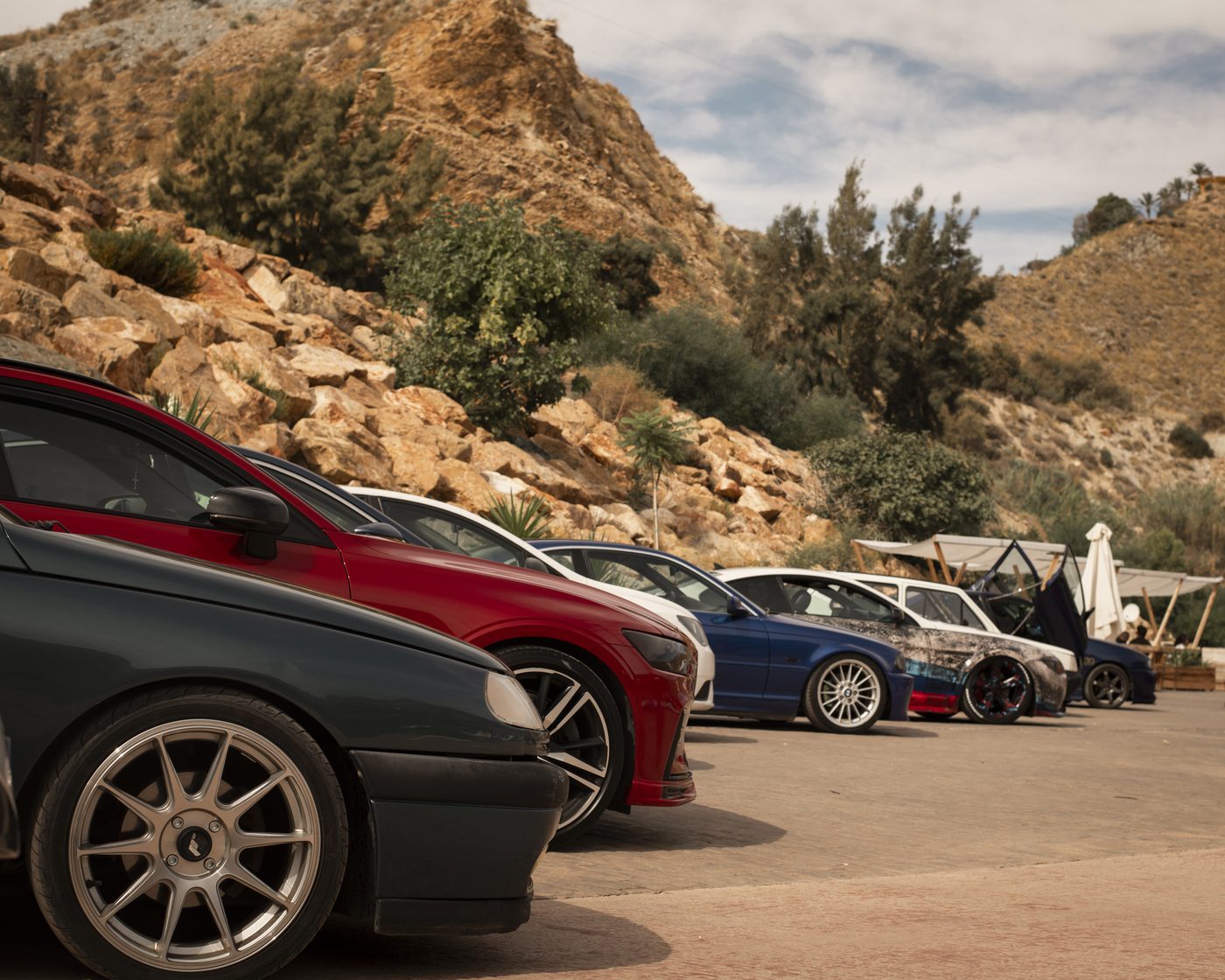 Autos premium en exhibición en Car Levante