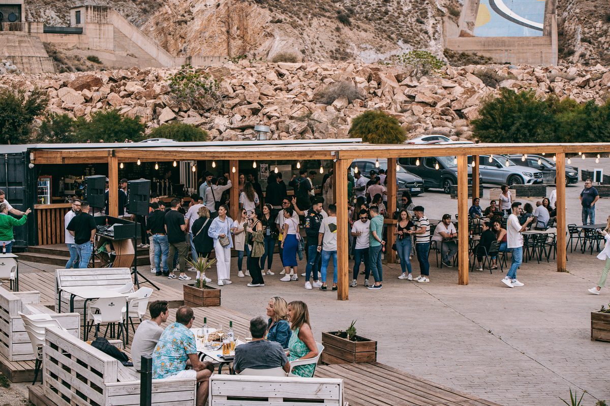 Jedzenie w barze plażowym