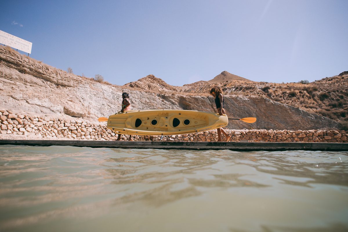 SUP con vistas a las montañas