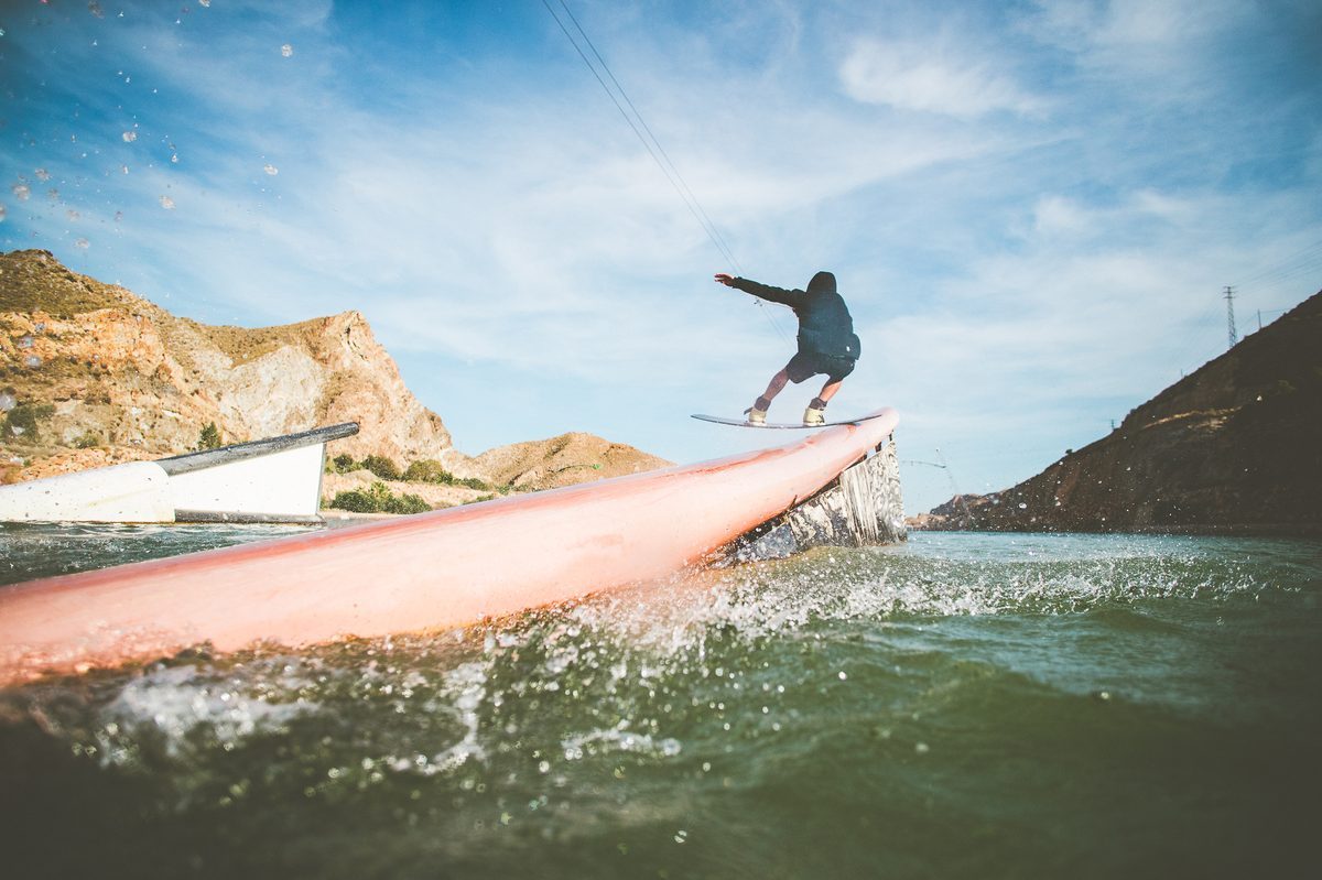 Wakeboarding na linach